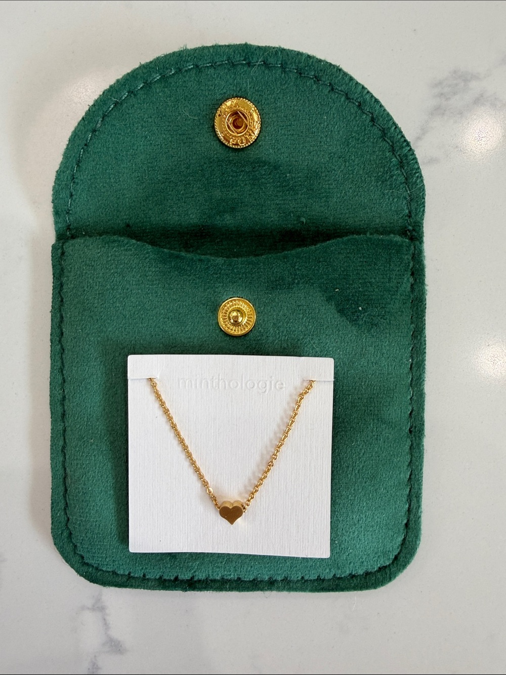 Delicate gold heart bracelet